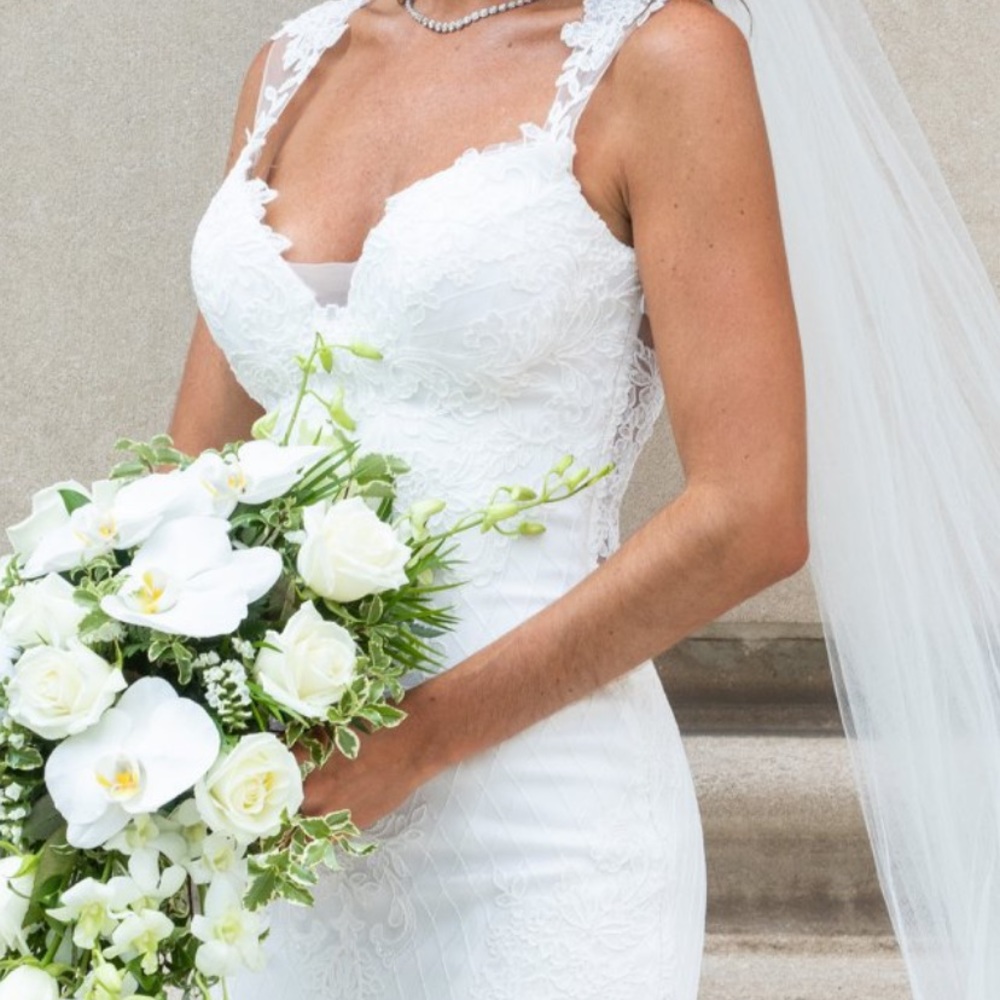 Pnina Tornai Mermaid Style Lace Wedding Dress - Picture 2 of 8
